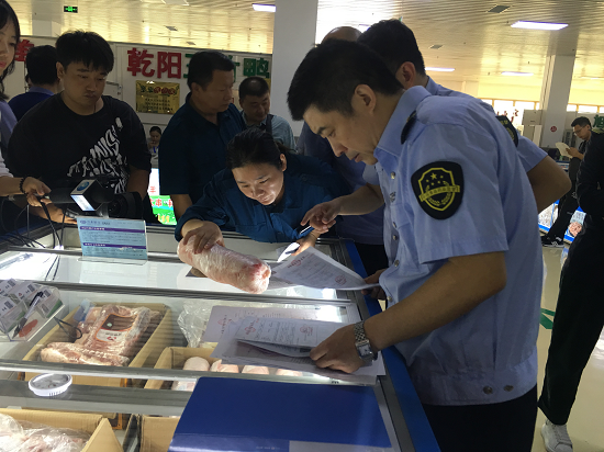 濟南市市場監管局聯合多部門開展進口凍品專項執法檢查，筑牢食品安全防線